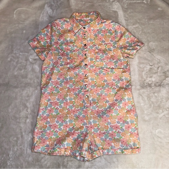 Storia Floral Denim Button Romper Size Medium - Picture 2 of 11